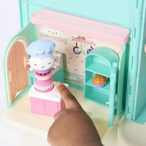 Gabby's Dollhouse Deluxe Room - Cakey's Kitchen 3